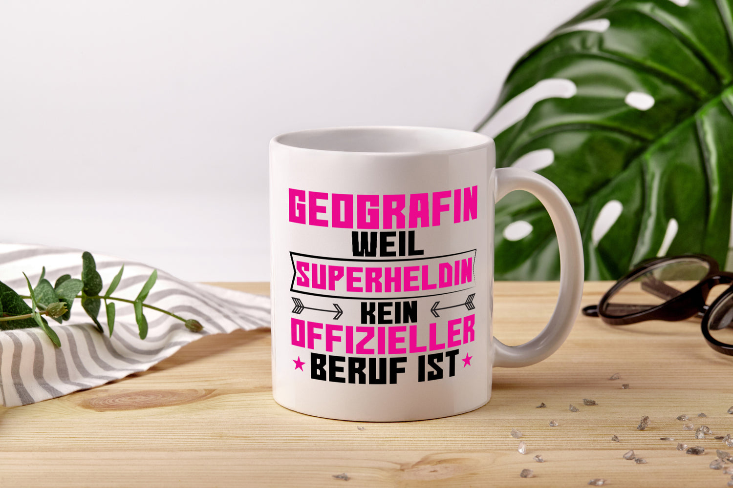 Superheldin Geografin | Geografie - Tasse Weiß - Kaffeetasse / Geschenk / Familie