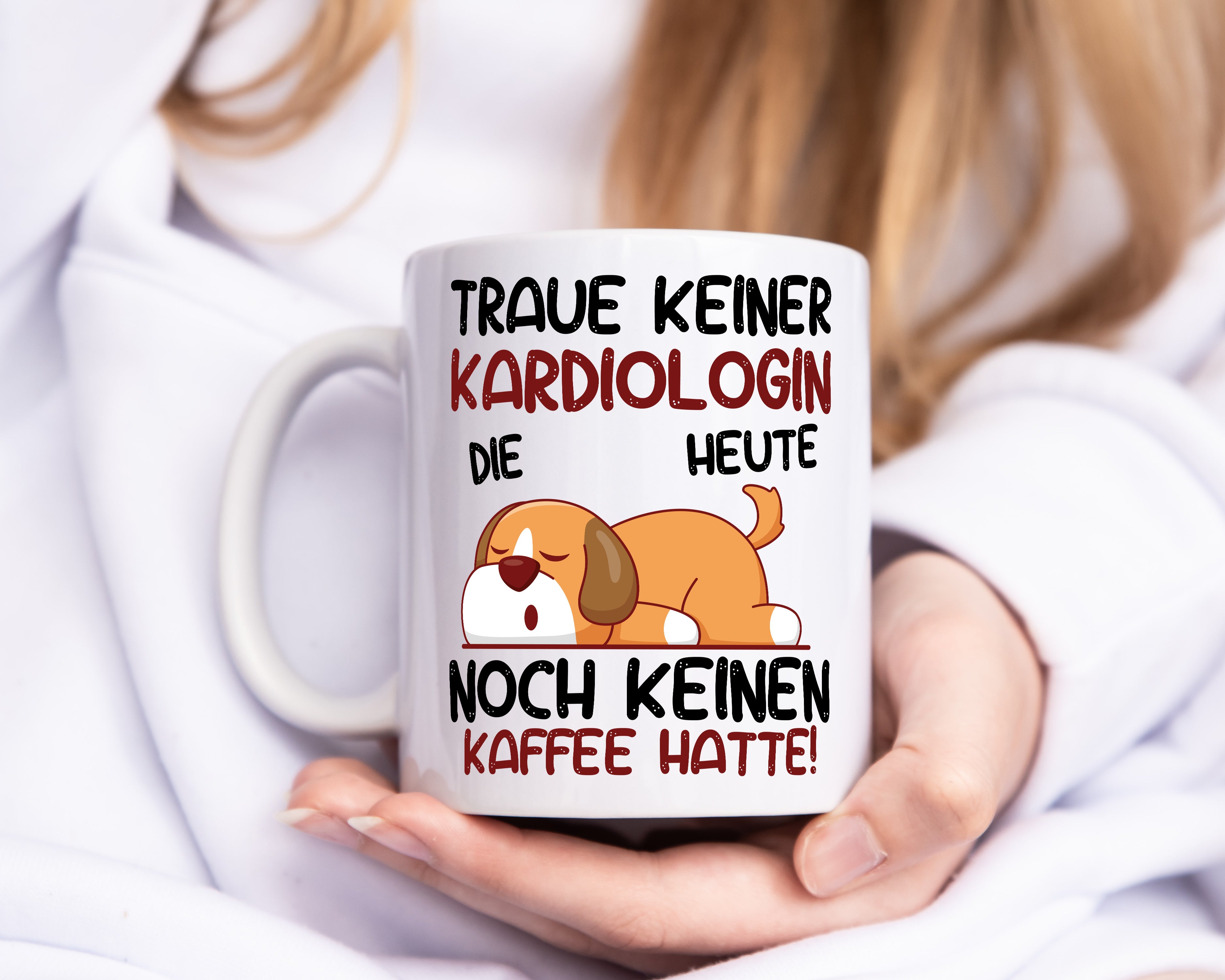 Traue keiner Kardiologin | Kardiologie - Tasse Weiß - Kaffeetasse / Geschenk / Familie