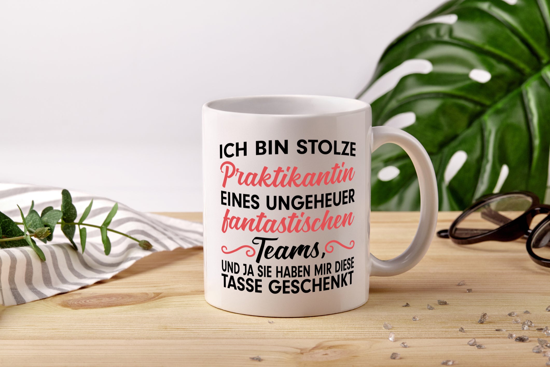 Stolze Praktikantin | Arbeitswelt Tasse | Praktikum - Tasse Weiß - Kaffeetasse / Geschenk / Familie