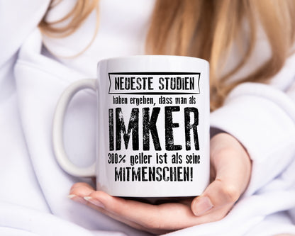 Neuste Studien: Imker | Imkerei - Tasse Weiß - Kaffeetasse / Geschenk / Familie