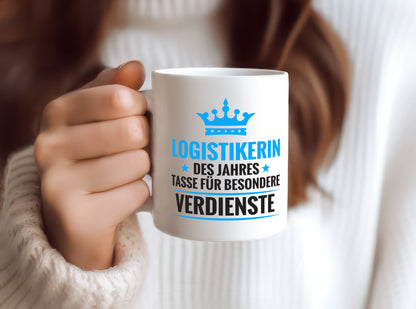 Besonderer Verdienst: Logistikerin | Logistik - Tasse Weiß - Kaffeetasse / Geschenk / Familie