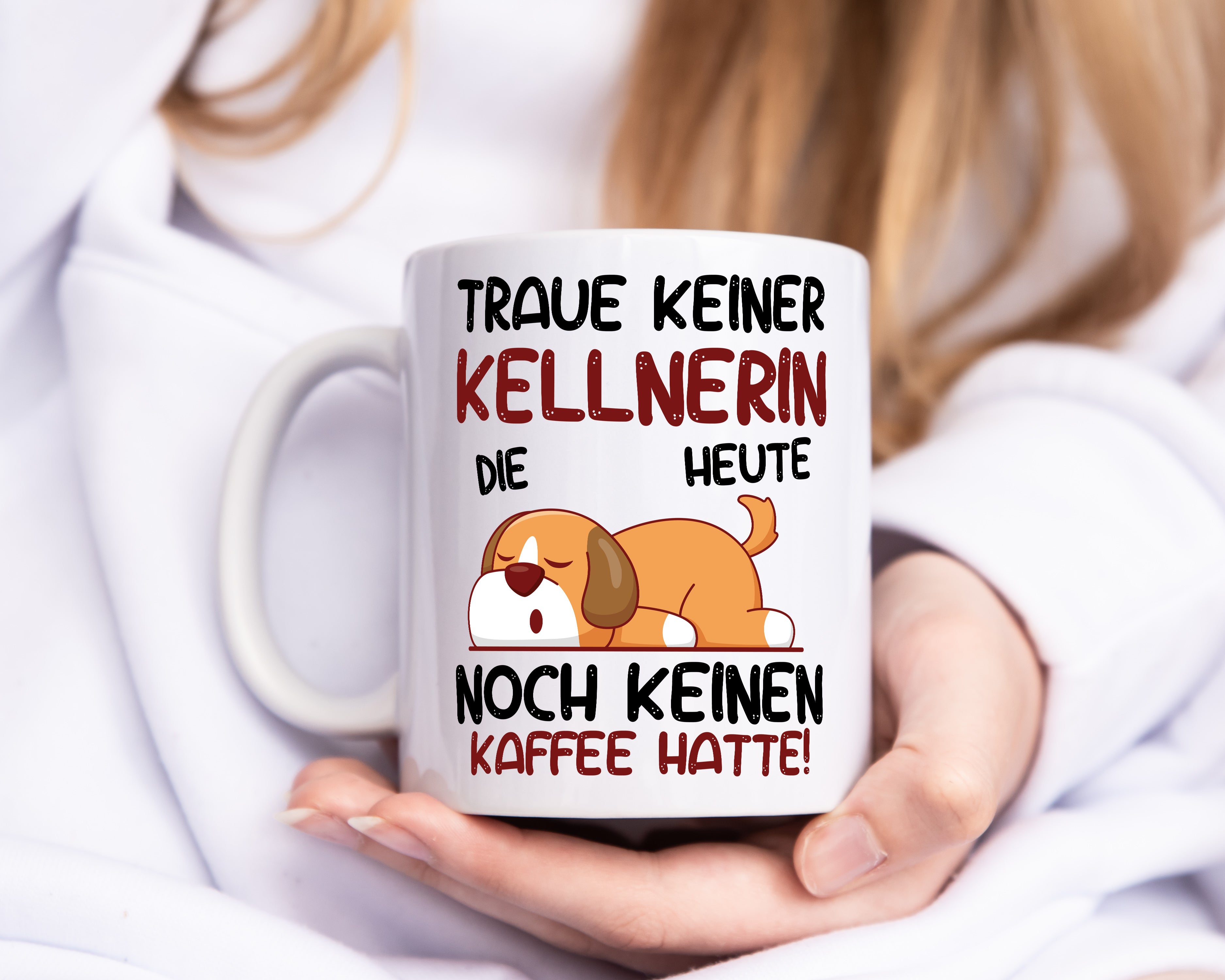 Traue keinem Kellnerin | Beruf kellnern | Bedienung - Tasse Weiß - Kaffeetasse / Geschenk / Familie