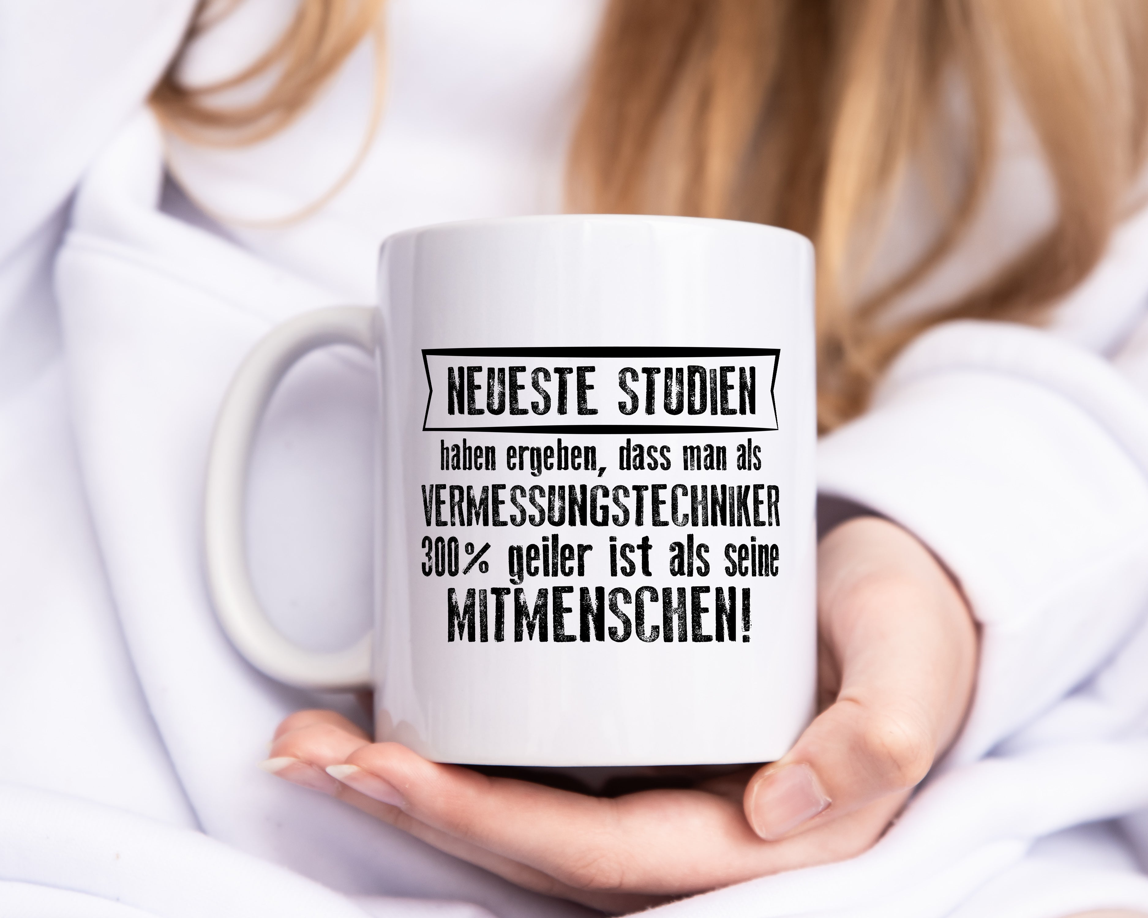 Neuste Studien: Vermessungstechniker | Techniker - Tasse Weiß - Kaffeetasse / Geschenk / Familie