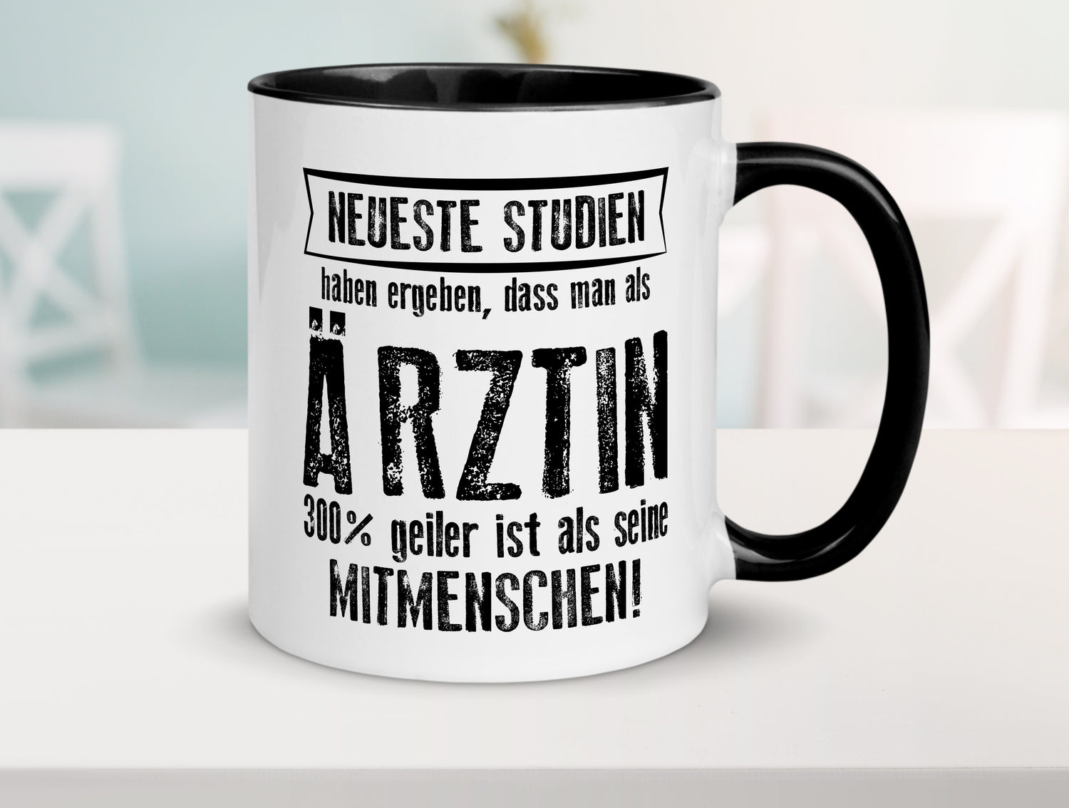 Neuste Studien: Ärztin | Medizin | Doktorin | Fachärztin Tasse Weiß - Schwarz - Kaffeetasse / Geschenk / Familie