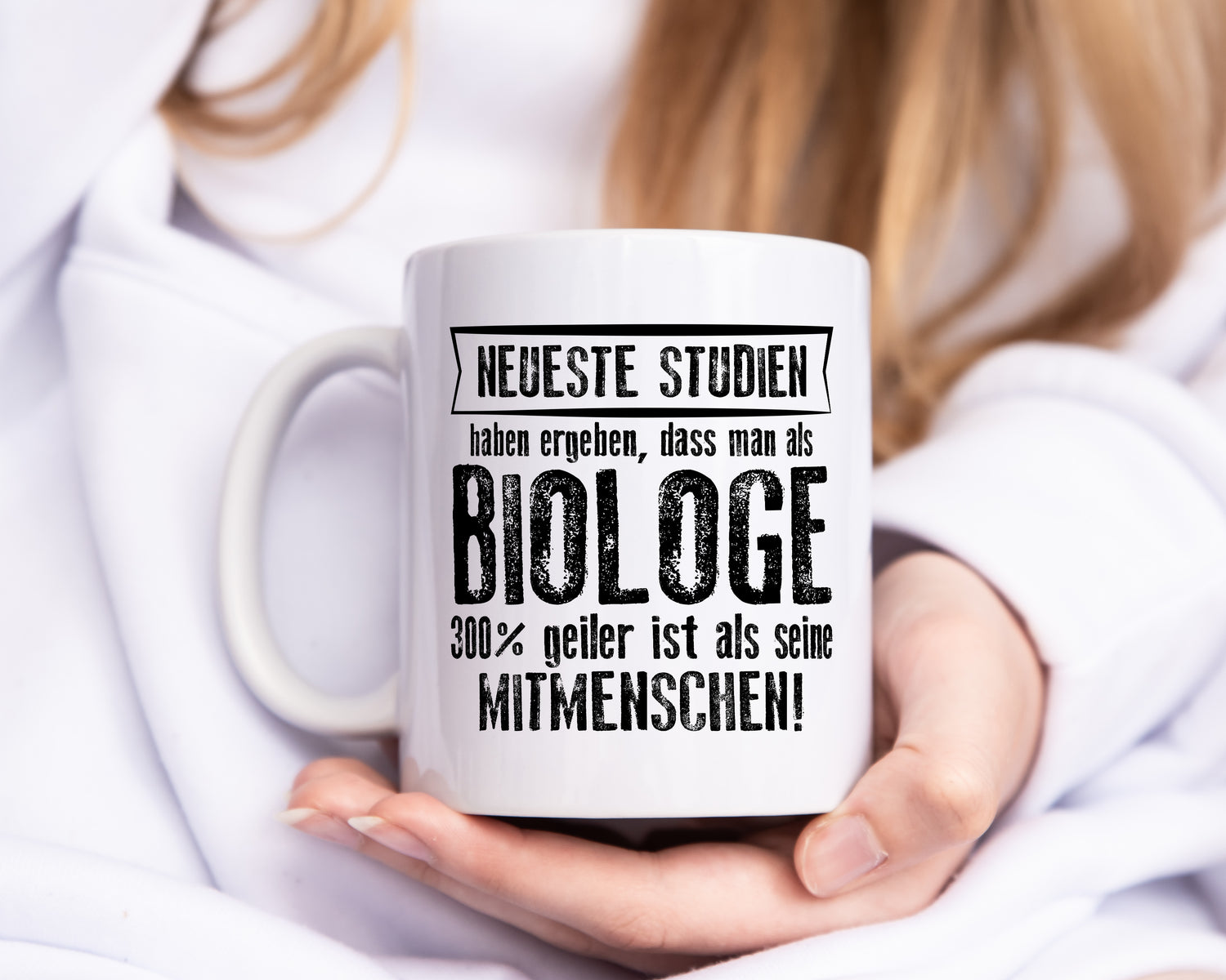 Neuste Studien: Biologe | Biologie | Naturforscher - Tasse Weiß - Kaffeetasse / Geschenk / Familie