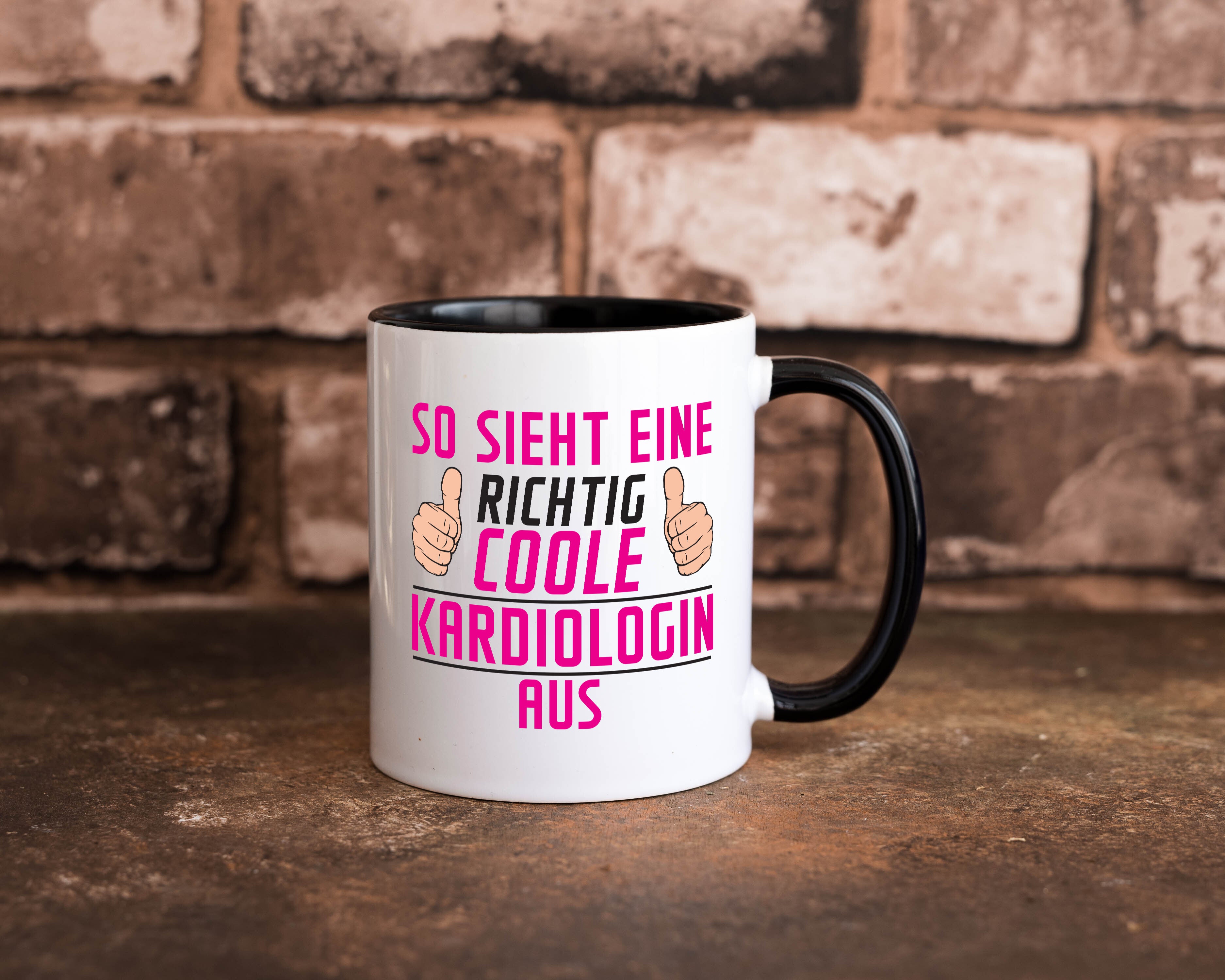 Richtig Coole Kardiologin | Kardiologie Tasse Weiß - Schwarz - Kaffeetasse / Geschenk / Familie