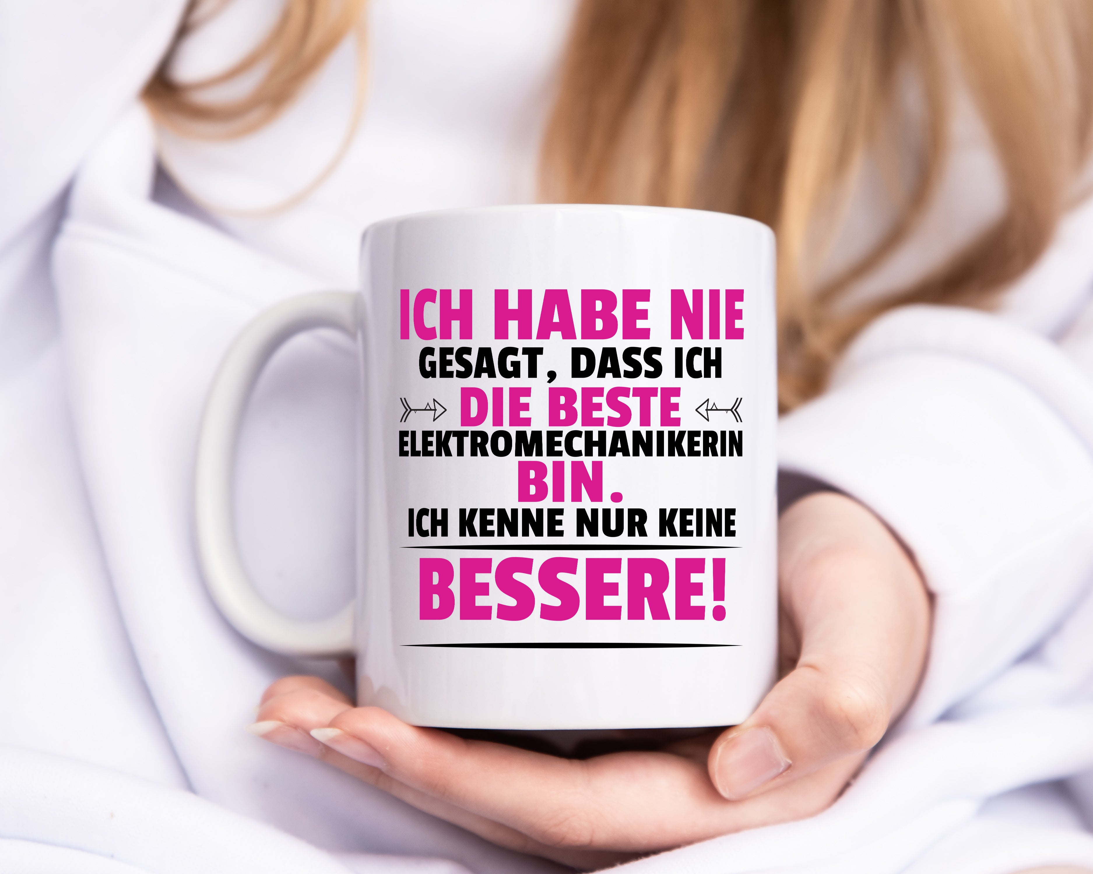 Die Beste Elektromechanikerin | Mechanikerin - Tasse Weiß - Kaffeetasse / Geschenk / Familie