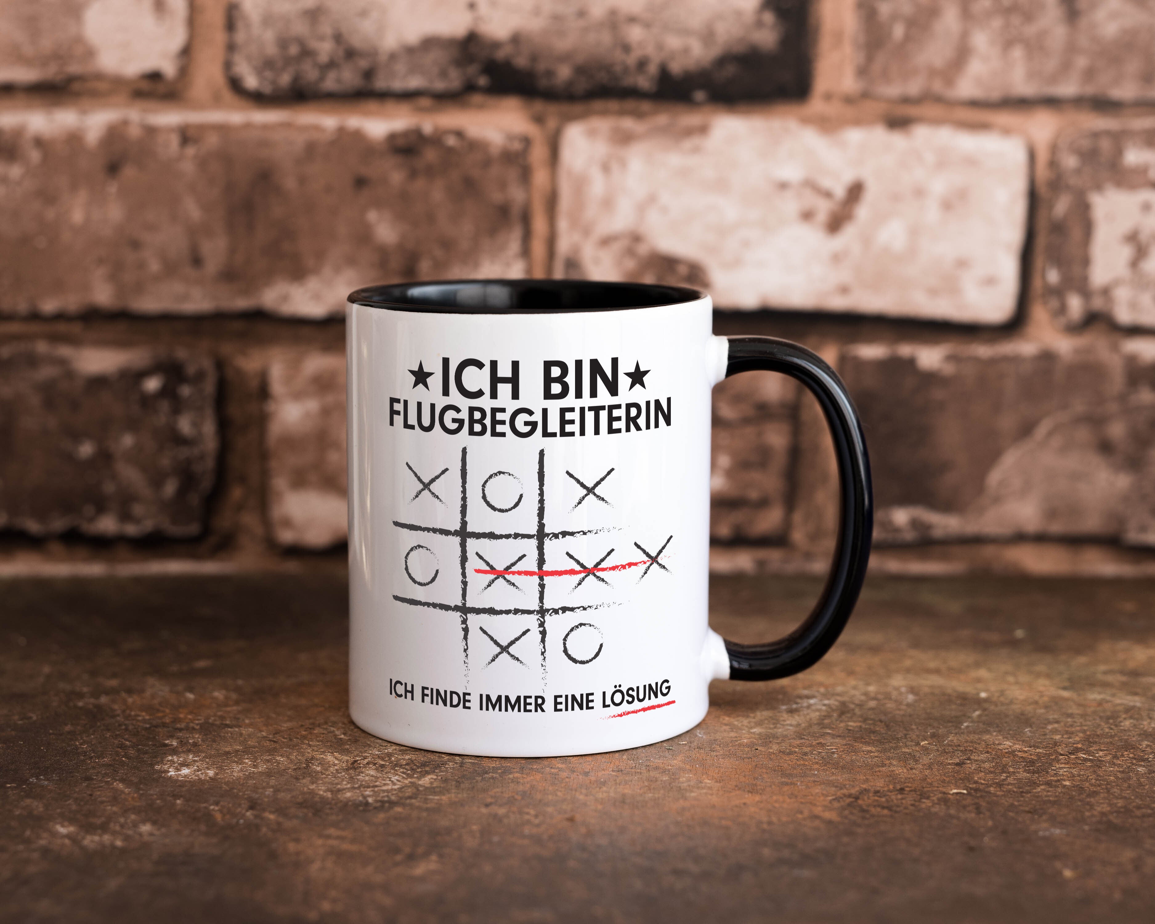 Lösung Finden: Flugbegleiterin | Stewardess Tasse Weiß - Schwarz - Kaffeetasse / Geschenk / Familie