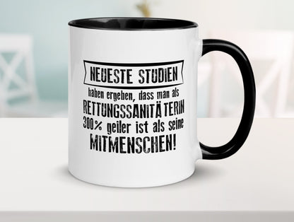 Neuste Studien: Rettungssanitäterin | Sanitäter Tasse Weiß - Schwarz - Kaffeetasse / Geschenk / Familie