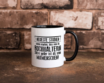 Neuste Studien: Buchhalterin | Buchhaltung Humor Tasse Weiß - Schwarz - Kaffeetasse / Geschenk / Familie