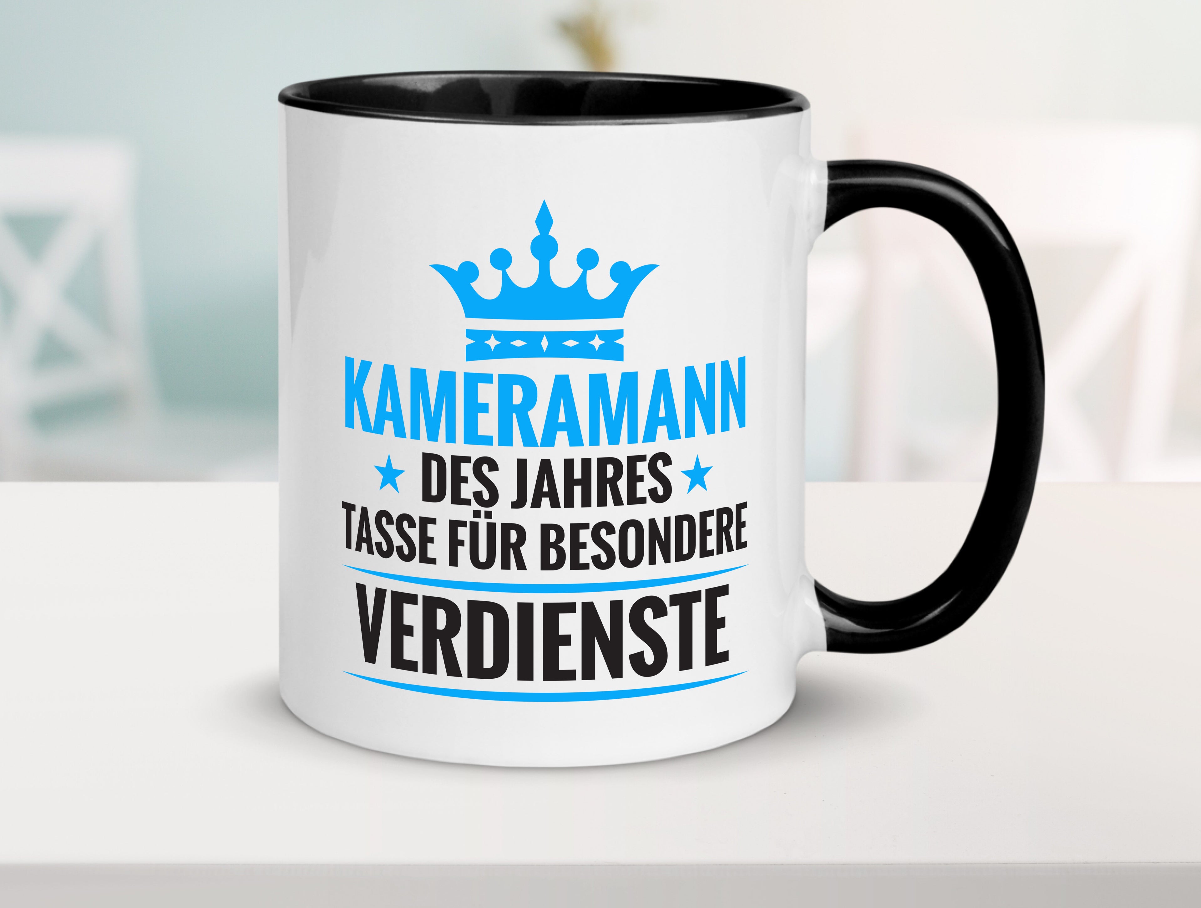 Besonderer Verdienst: Kameramann | Kamera Tasse Weiß - Schwarz - Kaffeetasse / Geschenk / Familie