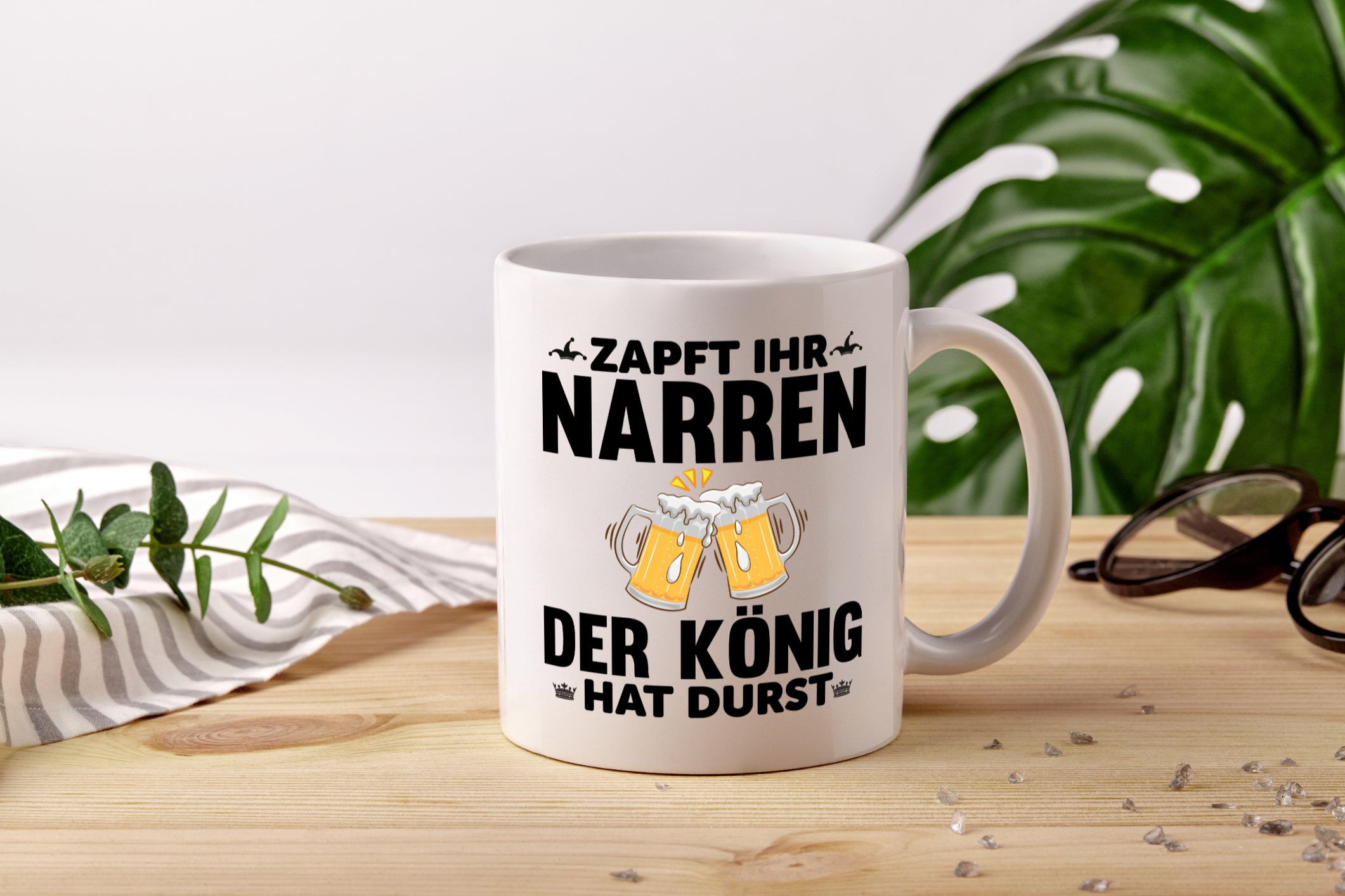 König hat Durst | Bier Spruch | Narren | Trinkspruch - Tasse Weiß - Kaffeetasse / Geschenk / Familie