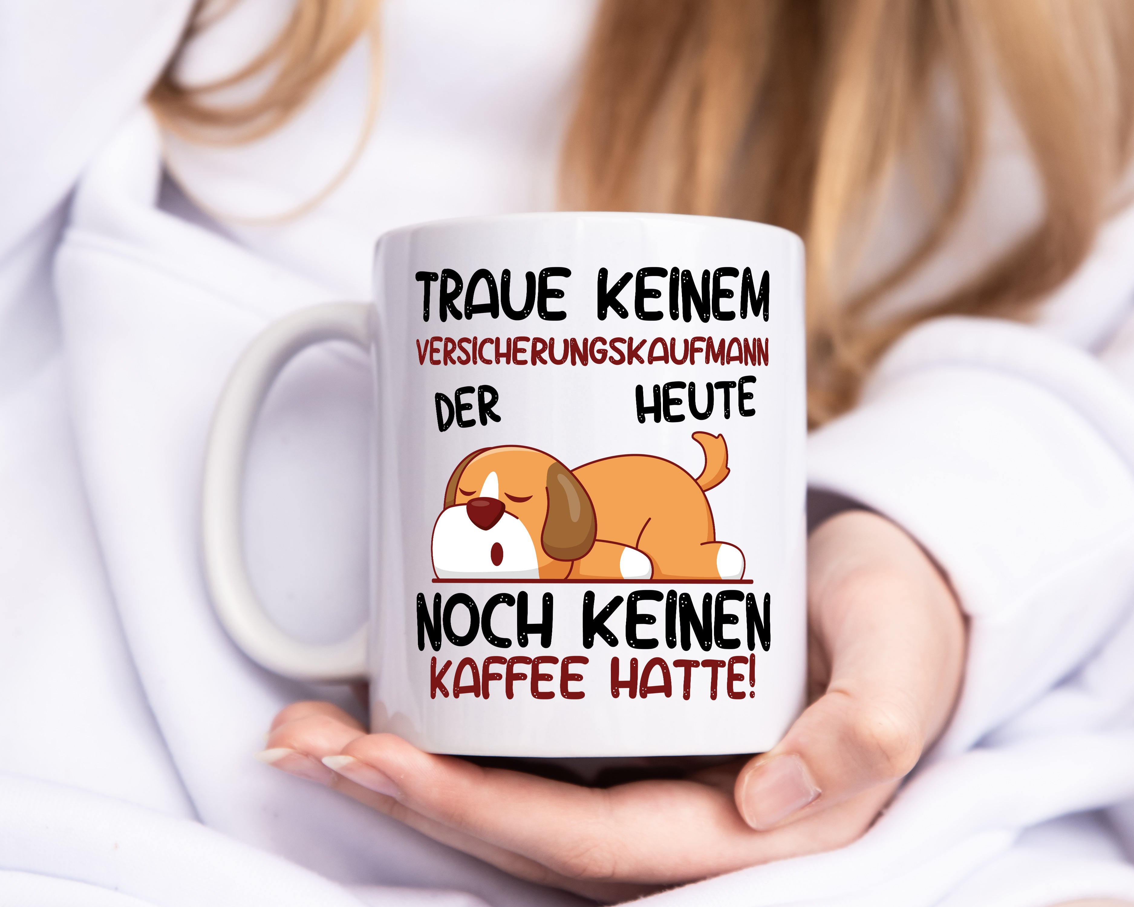 Traue keinem Versicherungskaufmann | Kaufmann - Tasse Weiß - Kaffeetasse / Geschenk / Familie