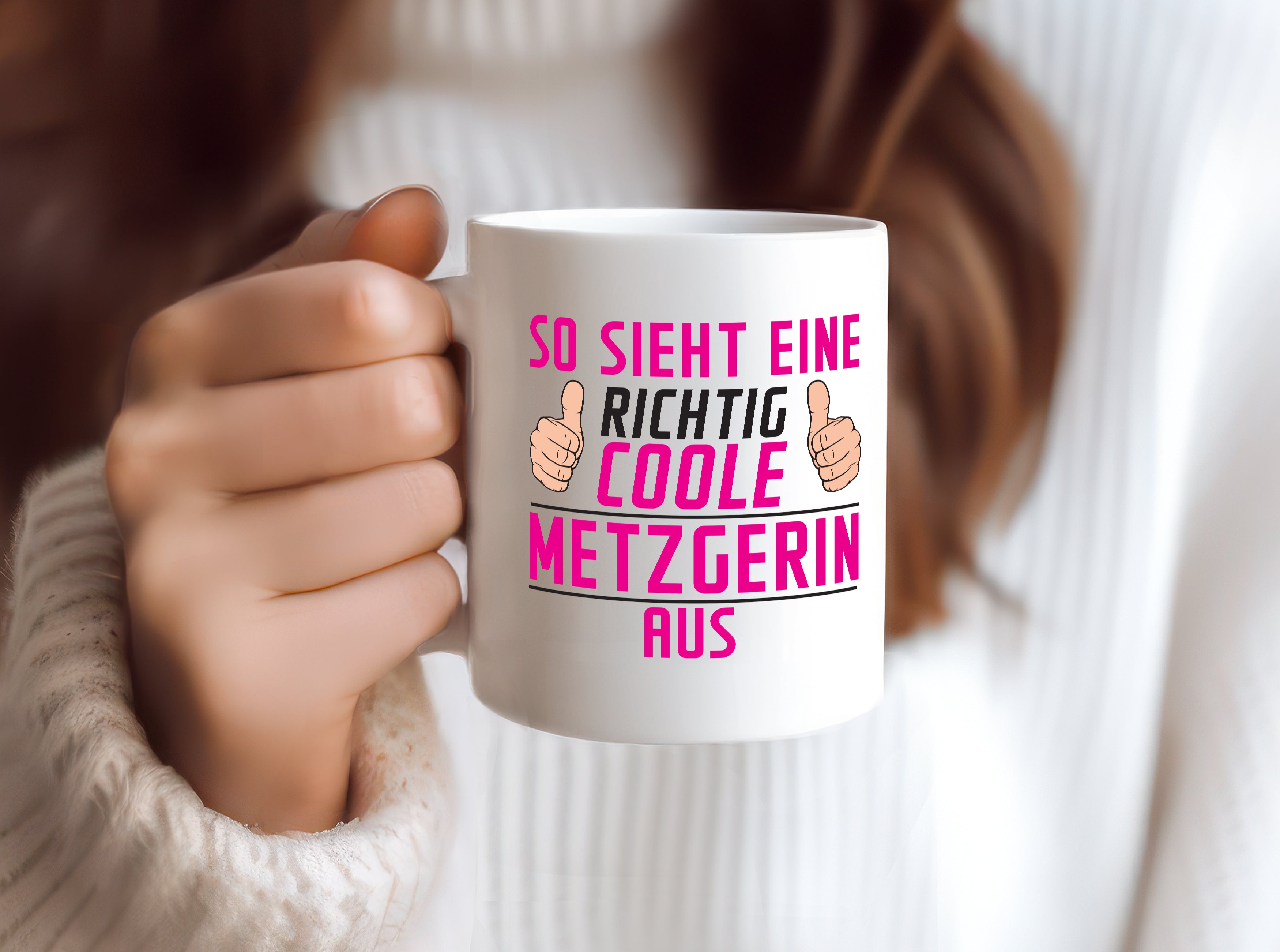 Richtig Coole Metzgerin | Fleischerin - Tasse Weiß - Kaffeetasse / Geschenk / Familie