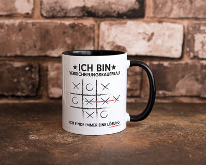 Löse Probleme: Versicherungskauffrau | Kauffrau Tasse Weiß - Schwarz - Kaffeetasse / Geschenk / Familie