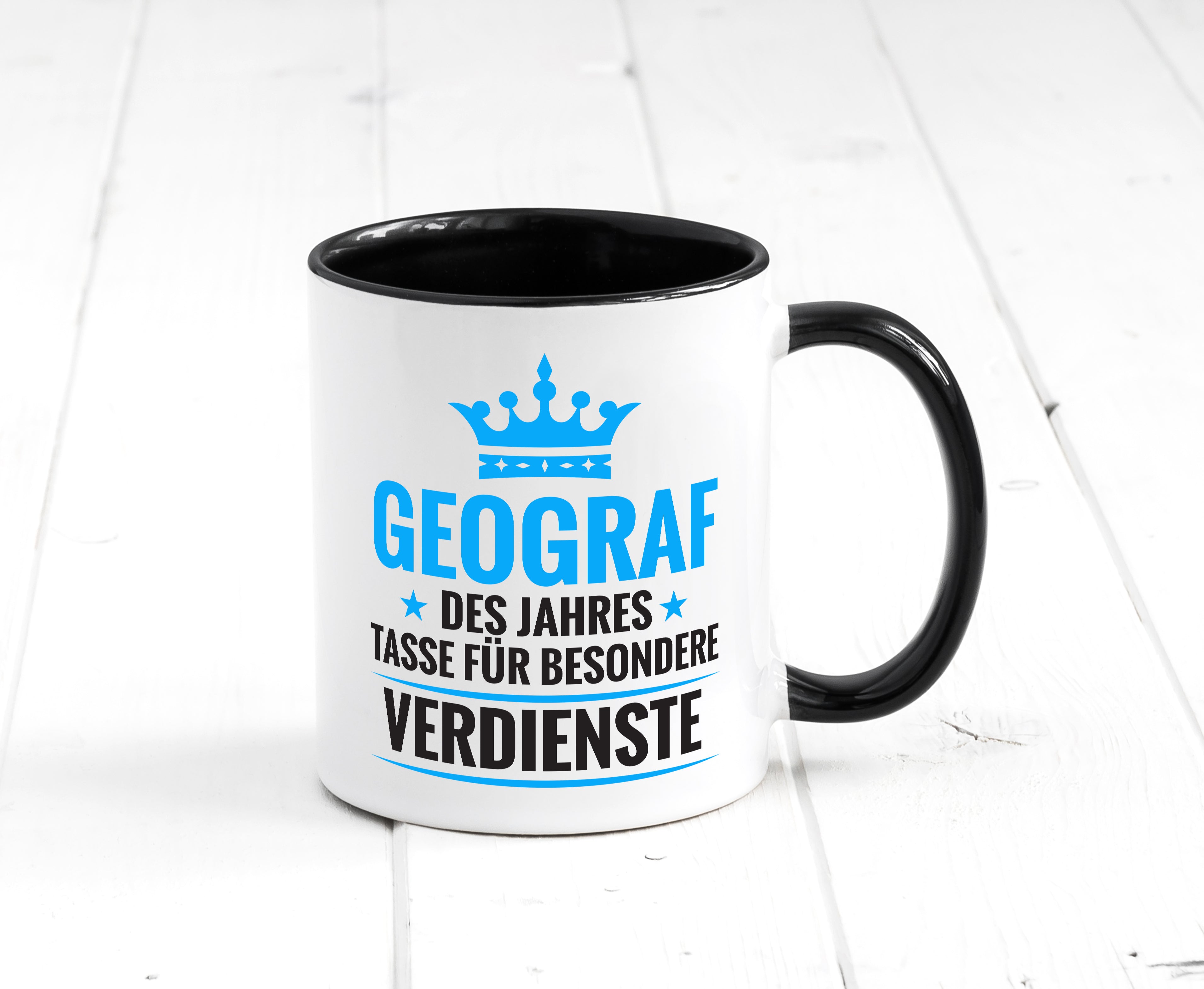 Besonderer Verdienst: Geograf | Geografie Tasse Weiß - Schwarz - Kaffeetasse / Geschenk / Familie