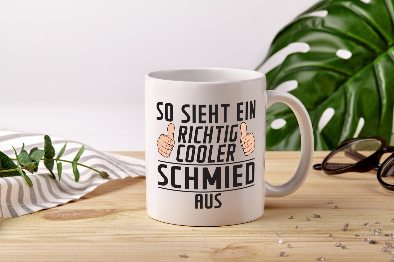 Richtig Cooler Schmied | Beruf schmieden - Tasse Weiß - Kaffeetasse / Geschenk / Familie