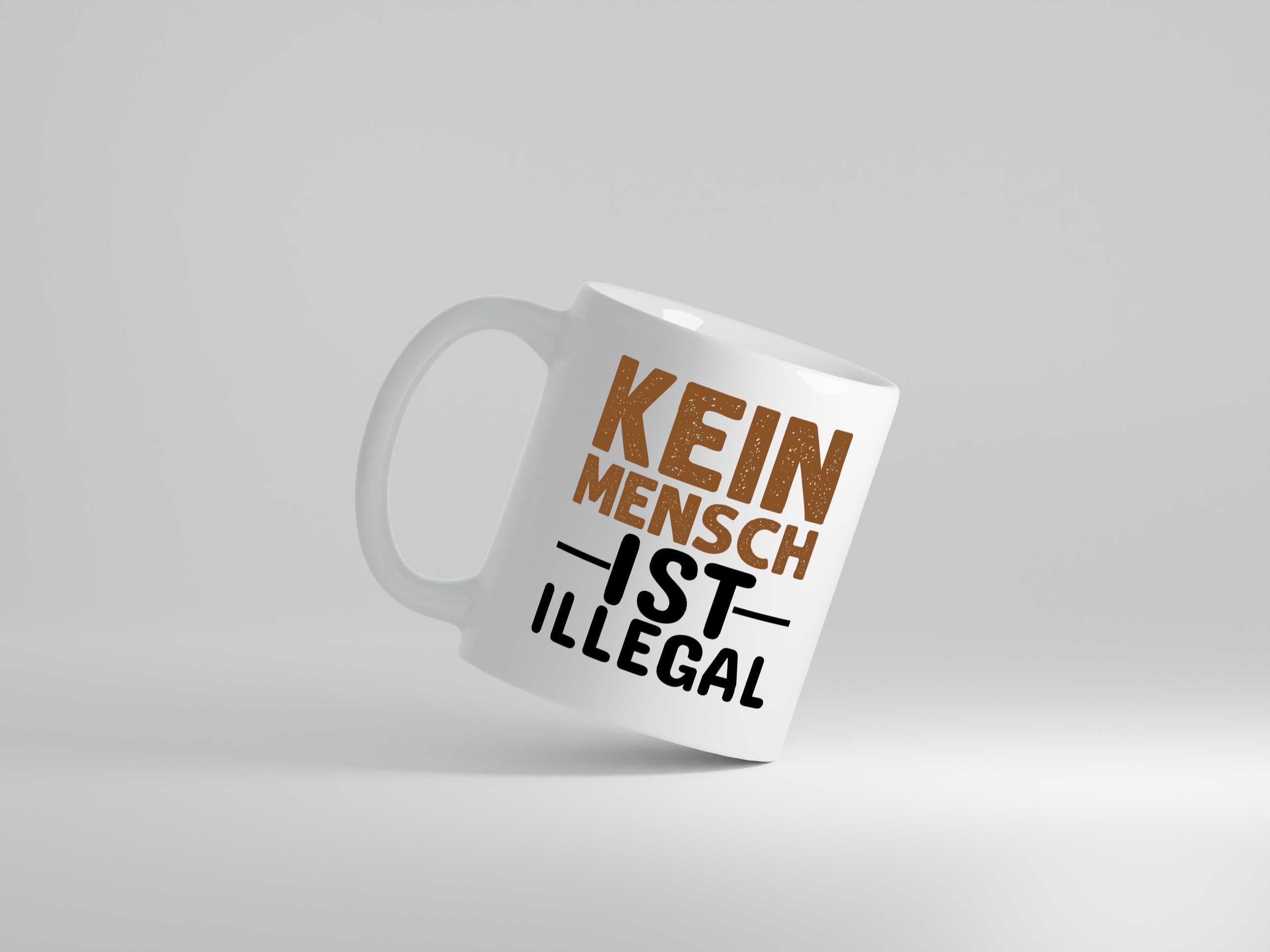 Kein Mensch ist illegal | Spruch | Gleichberechtigung - Tasse Weiß - Kaffeetasse / Geschenk / Familie