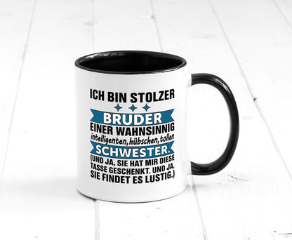 Stolzer Bruder | Humor | Geschwisterliebe | Schwester Tasse Weiß - Schwarz - Kaffeetasse / Geschenk / Familie