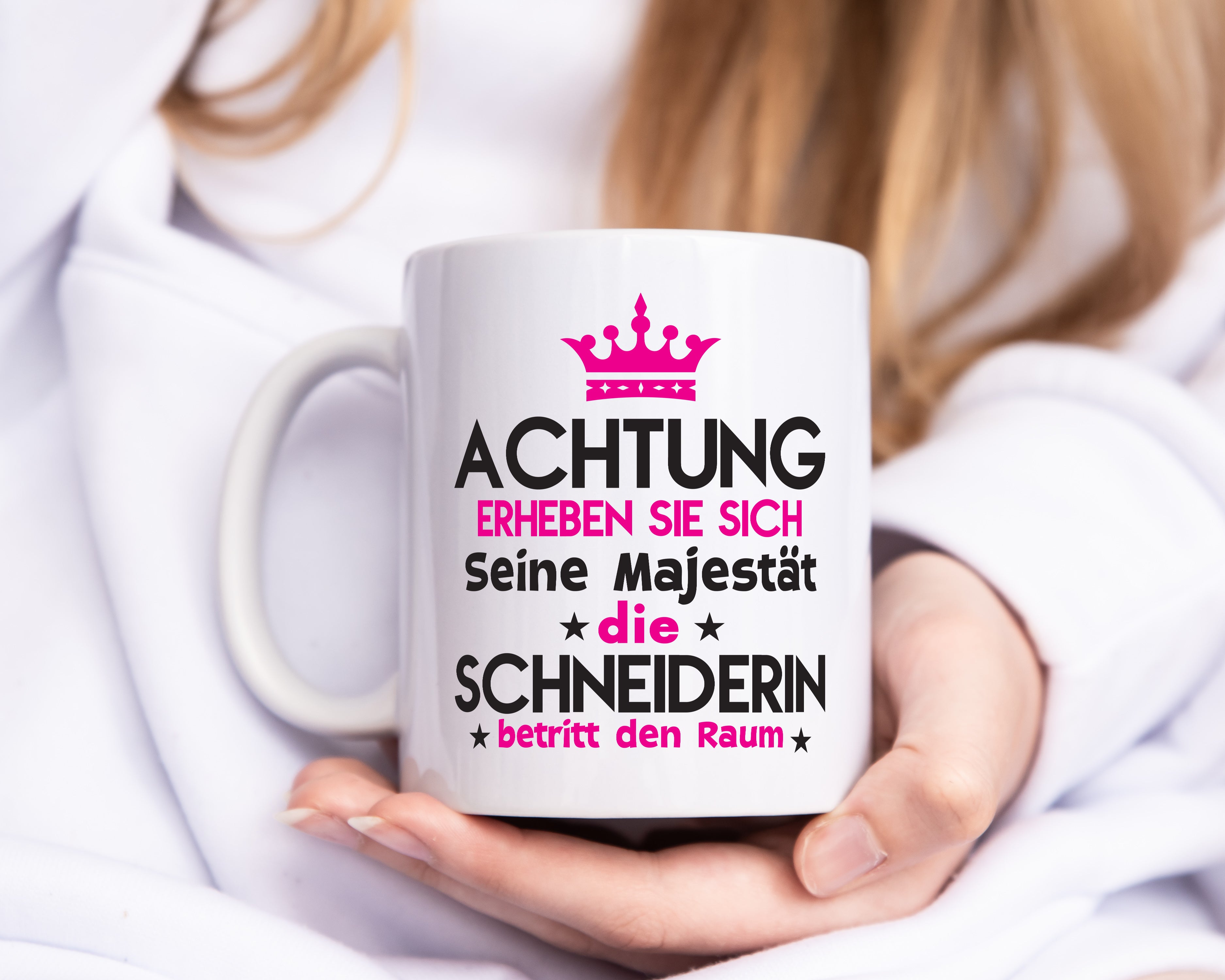 Seine Majestät Schneiderin | Beruf Schneiderei - Tasse Weiß - Kaffeetasse / Geschenk / Familie