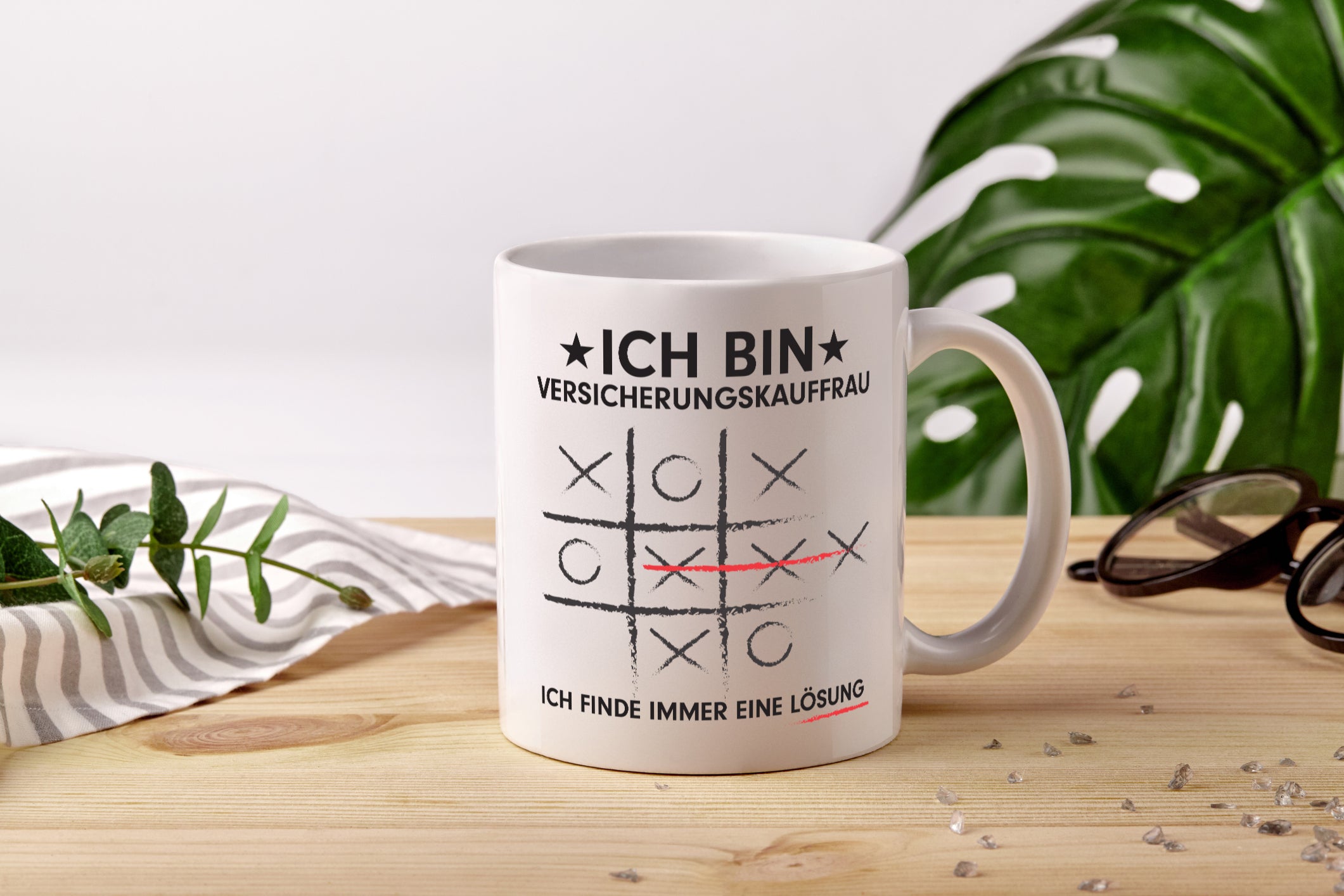 Löse Probleme: Versicherungskauffrau | Kauffrau - Tasse Weiß - Kaffeetasse / Geschenk / Familie