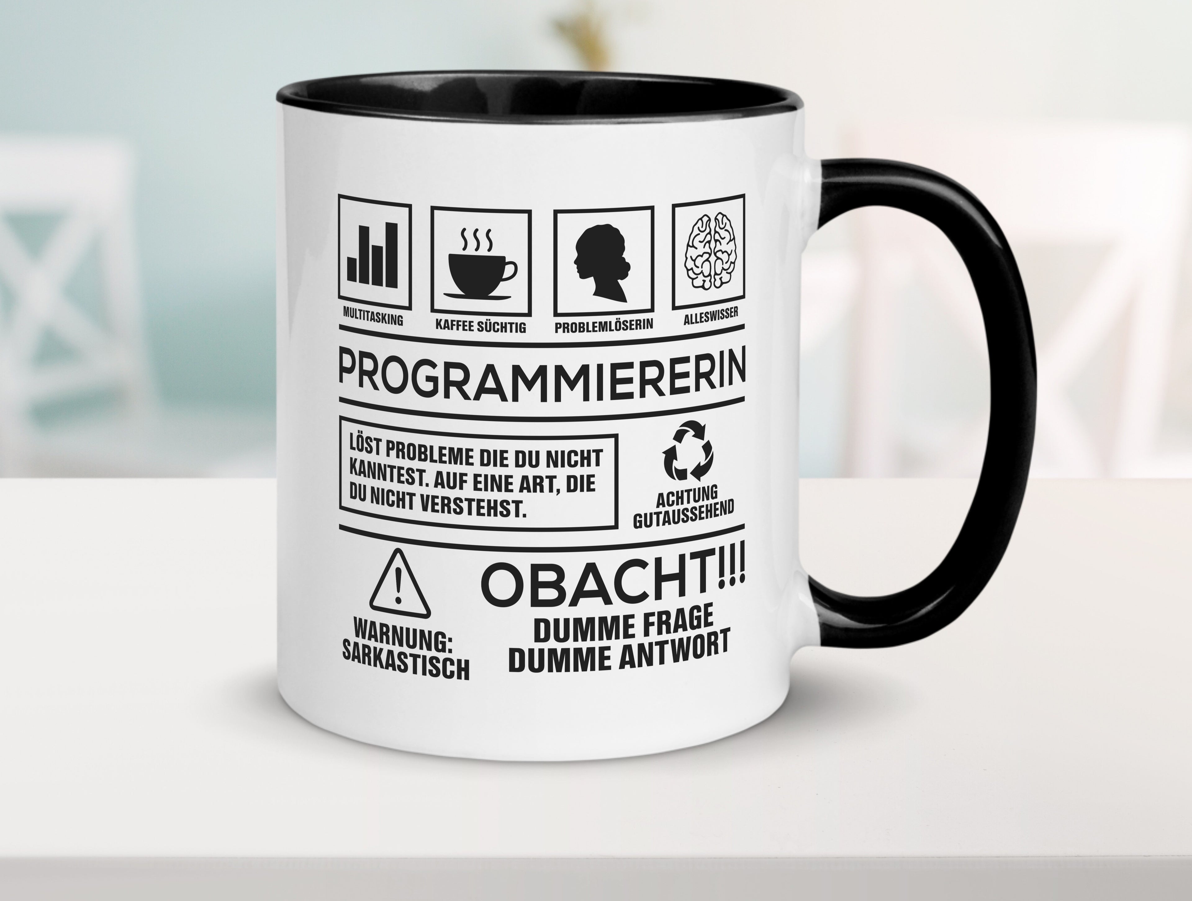 Achtung Probleme Programmiererin | Software Entwickler Tasse Weiß - Schwarz - Kaffeetasse / Geschenk / Familie