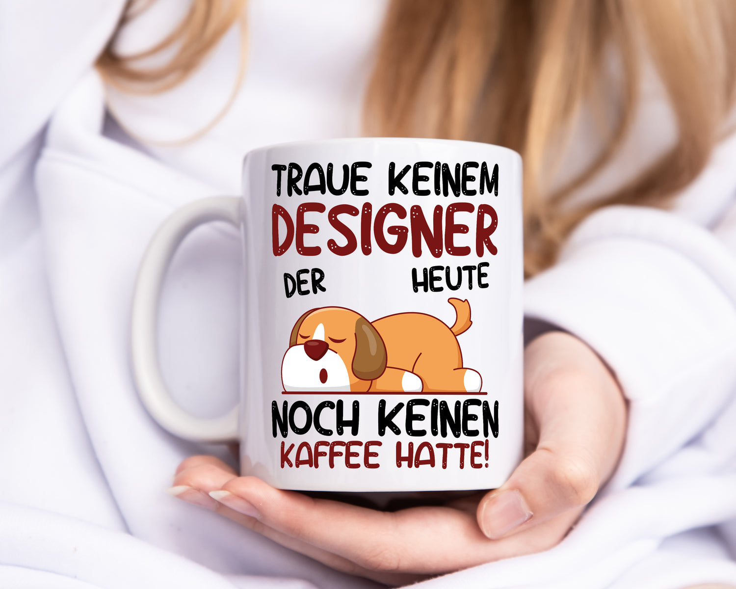 Traue keinem Designer Beruf | Mode - Tasse Weiß - Kaffeetasse / Geschenk / Familie