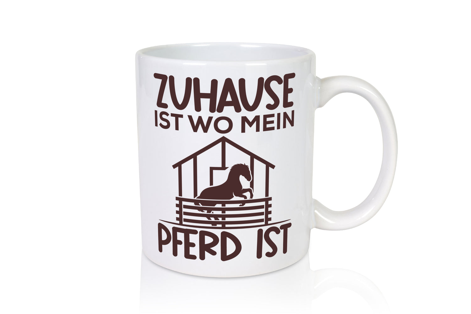 Zuhause mit Pferd | Reiterin Tasse | Pferdebesitzerin - Tasse Weiß - Kaffeetasse / Geschenk / Familie