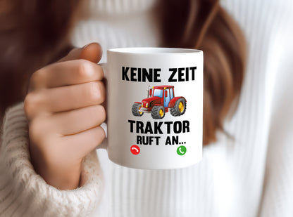 Traktor ruft an | Bauernhof | Herren | Bauer Spruch - Tasse Weiß - Kaffeetasse / Geschenk / Familie