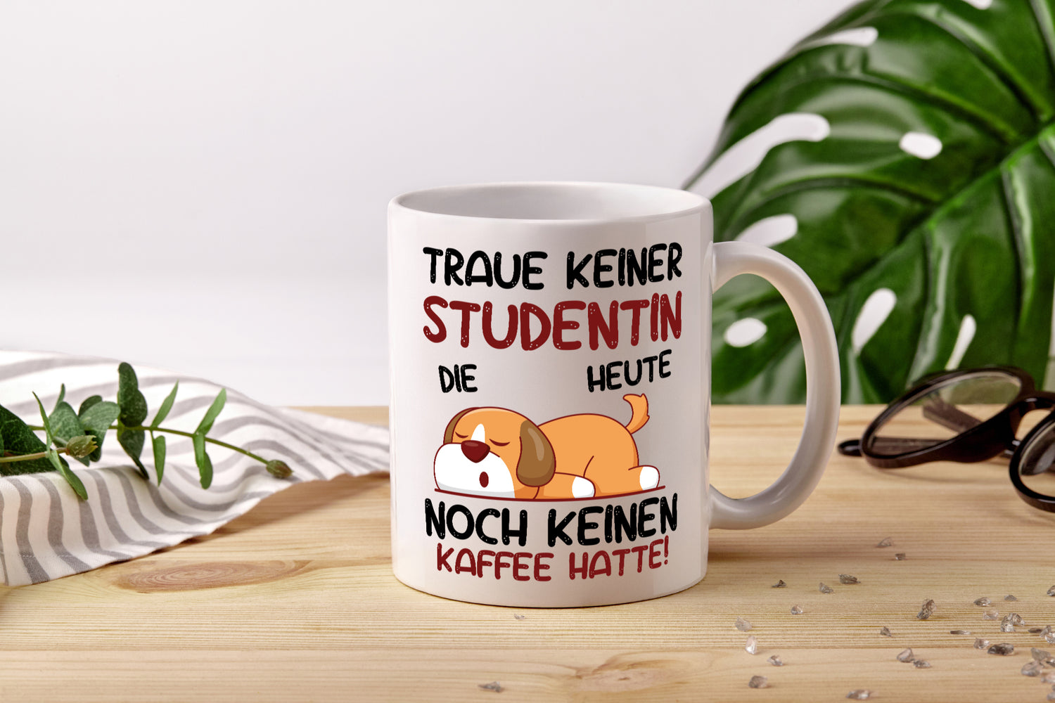 Traue keiner Studentin | Uni | Studium | Universität - Tasse Weiß - Kaffeetasse / Geschenk / Familie