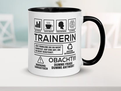 Achtung Probleme Trainerin | Sportverein | Humor Tasse Weiß - Schwarz - Kaffeetasse / Geschenk / Familie