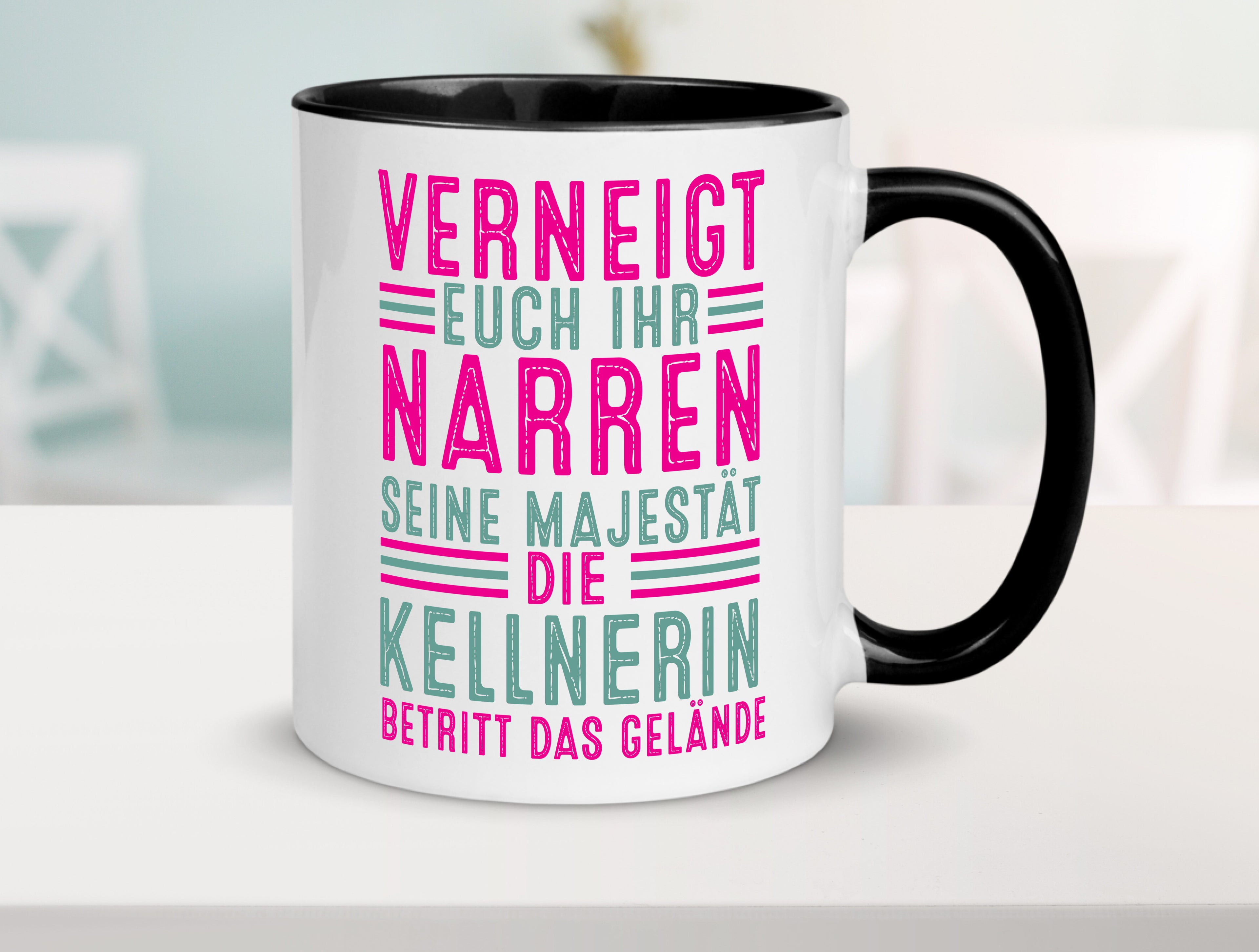 Verneigt euch: Kellnerin | Beruf kellnern | Bedienung Tasse Weiß - Schwarz - Kaffeetasse / Geschenk / Familie