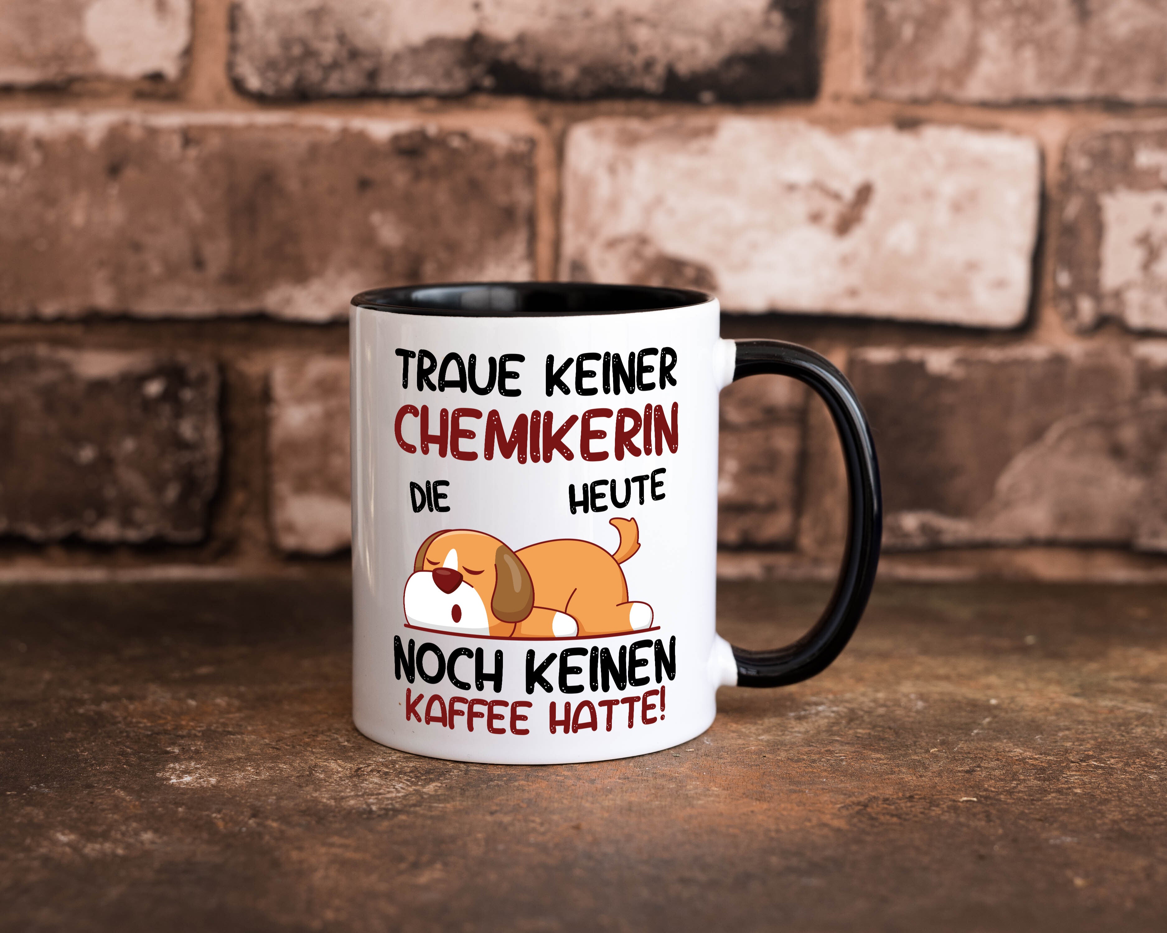 Traue keiner Chemikerin | Chemie | Labor | Wissenschaft Tasse Weiß - Schwarz - Kaffeetasse / Geschenk / Familie