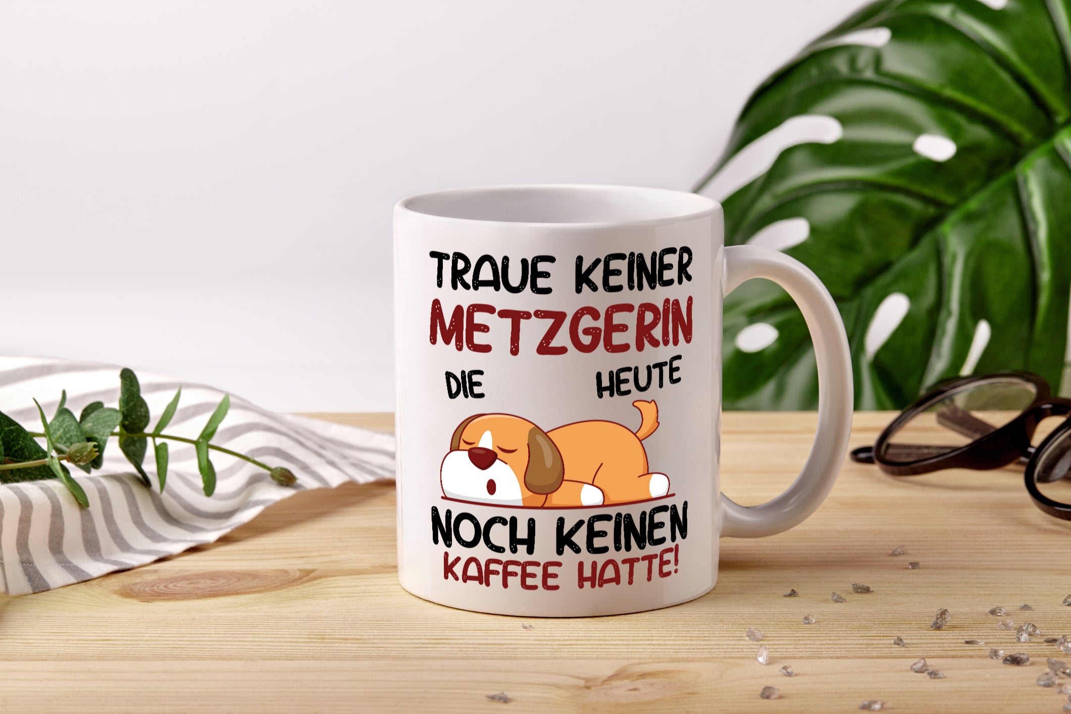 Traue keiner Metzgerin | Fleischerin - Tasse Weiß - Kaffeetasse / Geschenk / Familie