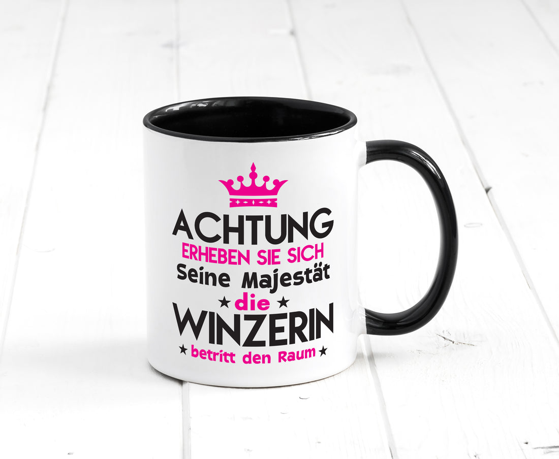 Seine Majestät Winzerin | Weinbauer | Wein Tasse Weiß - Schwarz - Kaffeetasse / Geschenk / Familie