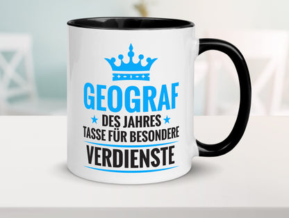 Besonderer Verdienst: Geograf | Geografie Tasse Weiß - Schwarz - Kaffeetasse / Geschenk / Familie
