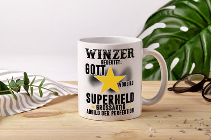 Bedeutung von Winzer | Weinbauer | Wein - Tasse Weiß - Kaffeetasse / Geschenk / Familie