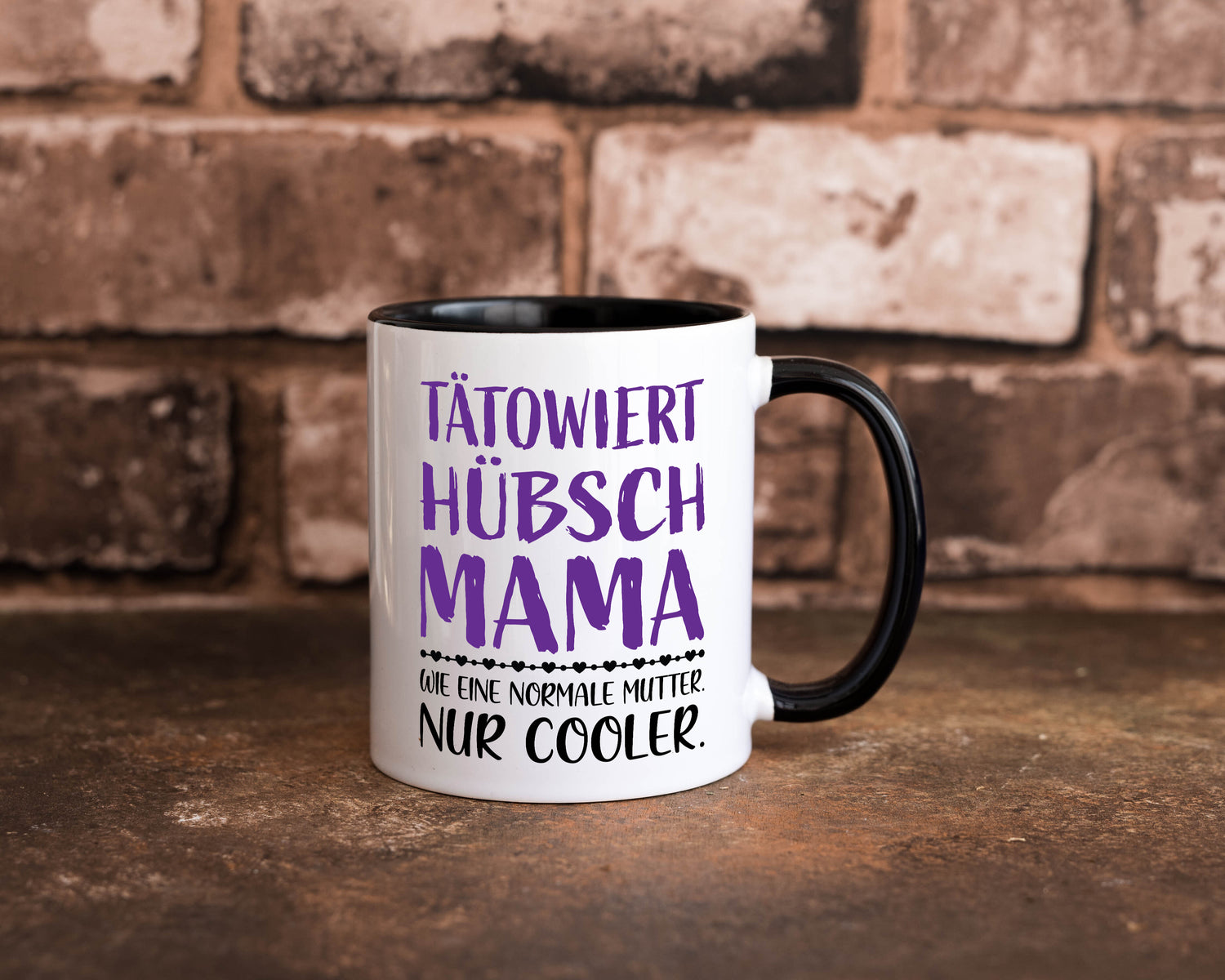 Tätowiert Mama hübsch, cool | Herzen Tasse Weiß - Schwarz - Kaffeetasse / Geschenk / Familie