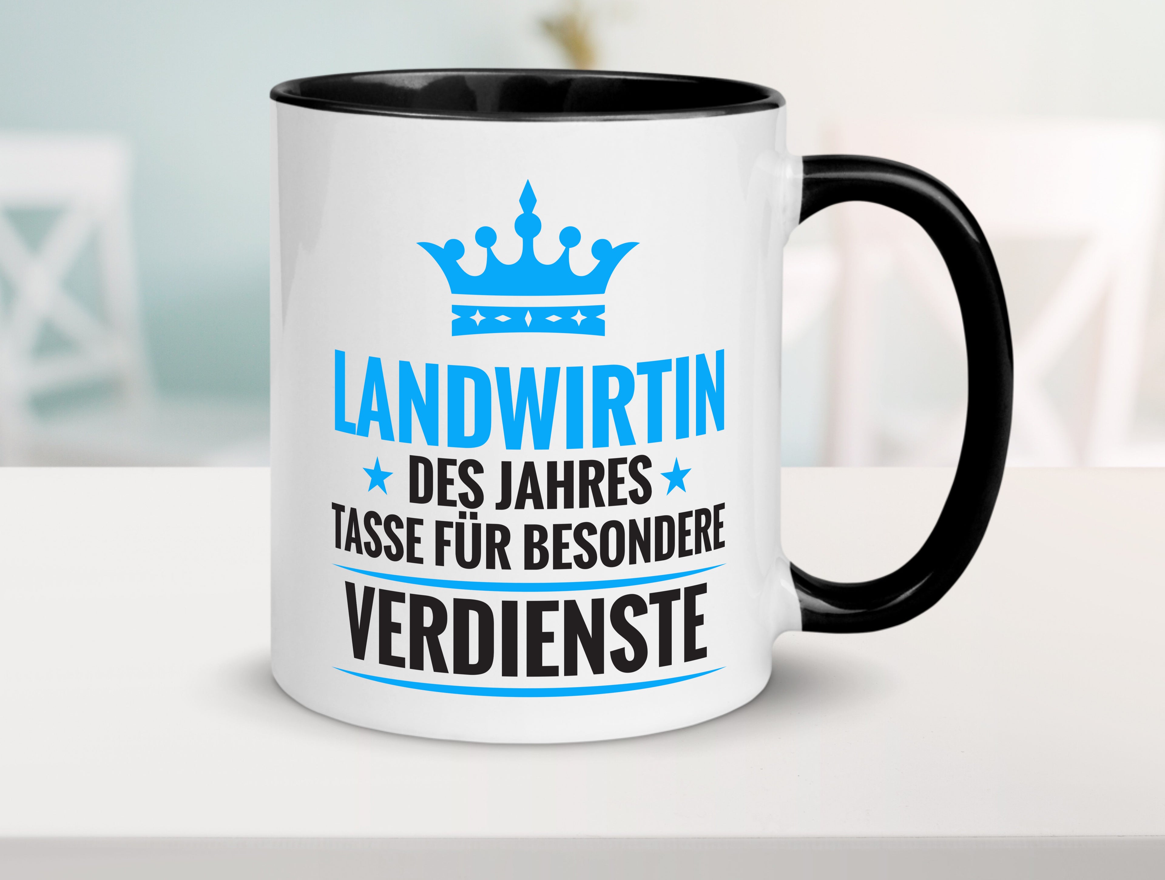 Besonderer Verdienst: Landwirtin| Bäuerin | Landwirtschaft Tasse Weiß - Schwarz - Kaffeetasse / Geschenk / Familie