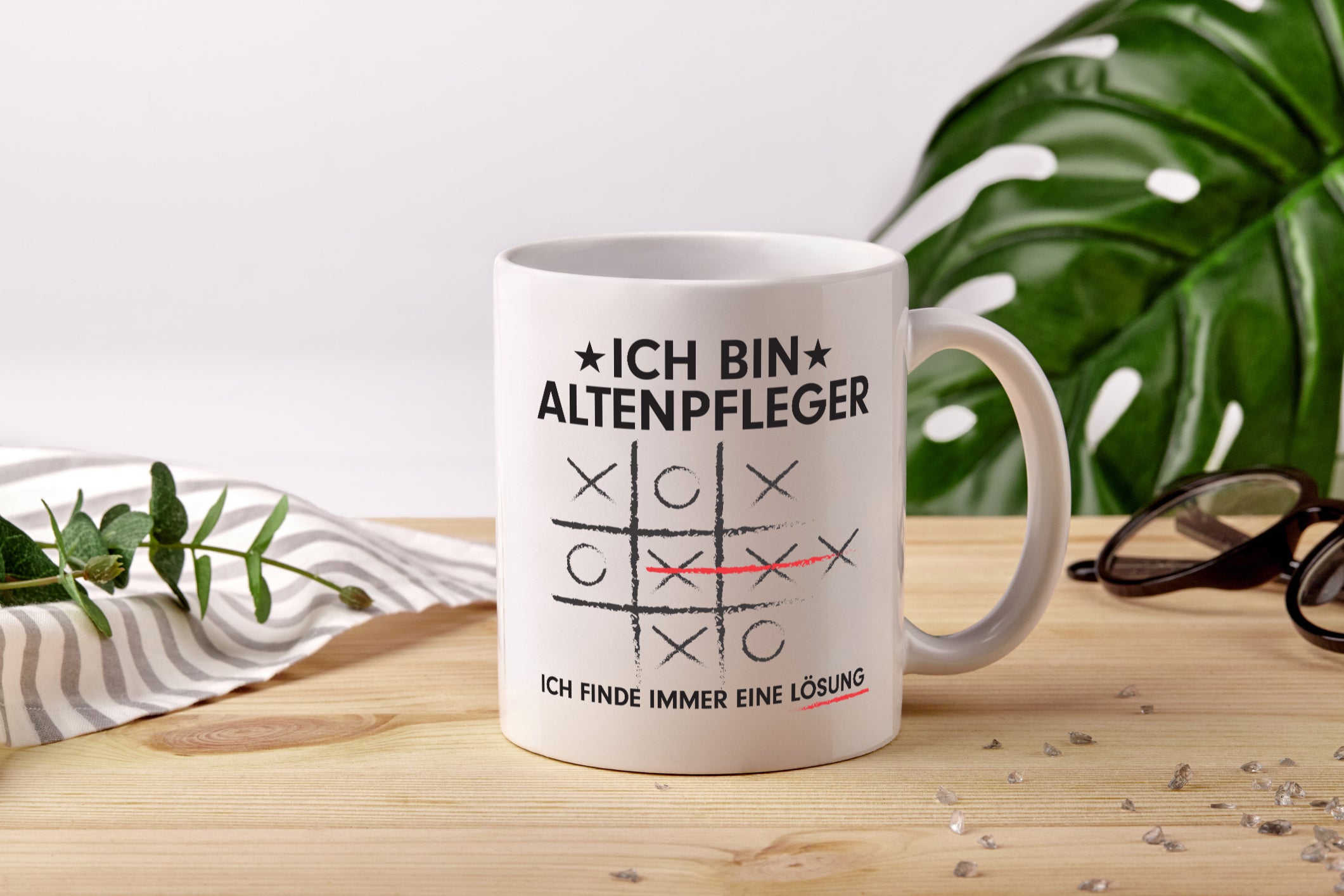 Lösung Finden: Altenpfleger | Pflegepersonal - Tasse Weiß - Kaffeetasse / Geschenk / Familie