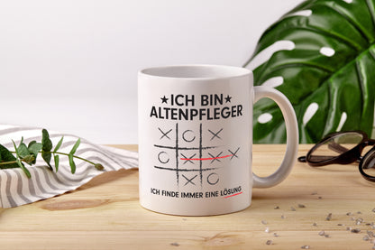 Lösung Finden: Altenpfleger | Pflegepersonal - Tasse Weiß - Kaffeetasse / Geschenk / Familie