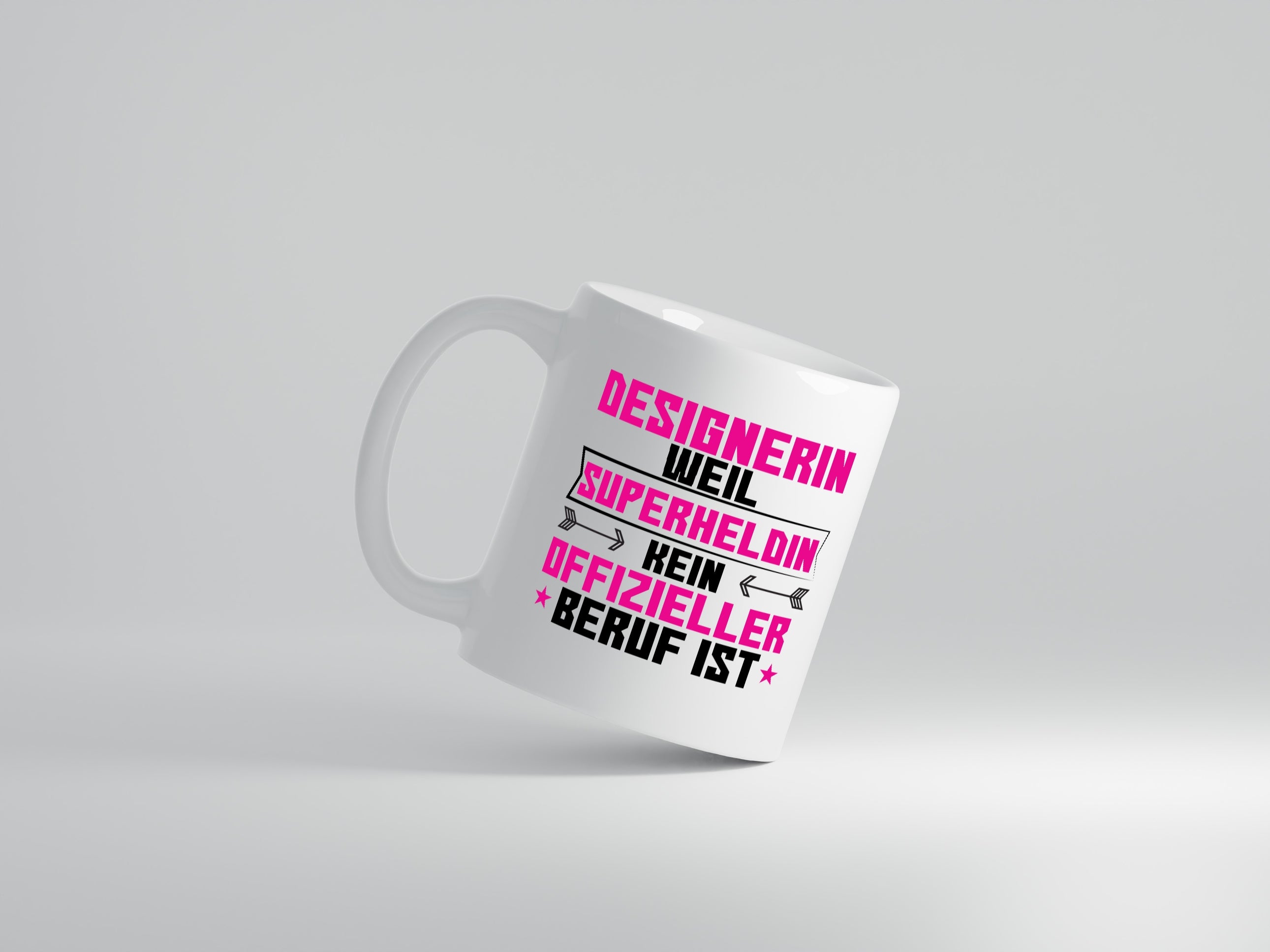 Superheldin Designerin | Mode - Tasse Weiß - Kaffeetasse / Geschenk / Familie