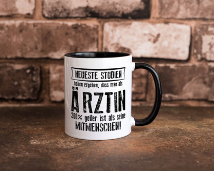 Neuste Studien: Ärztin | Medizin | Doktorin | Fachärztin Tasse Weiß - Schwarz - Kaffeetasse / Geschenk / Familie