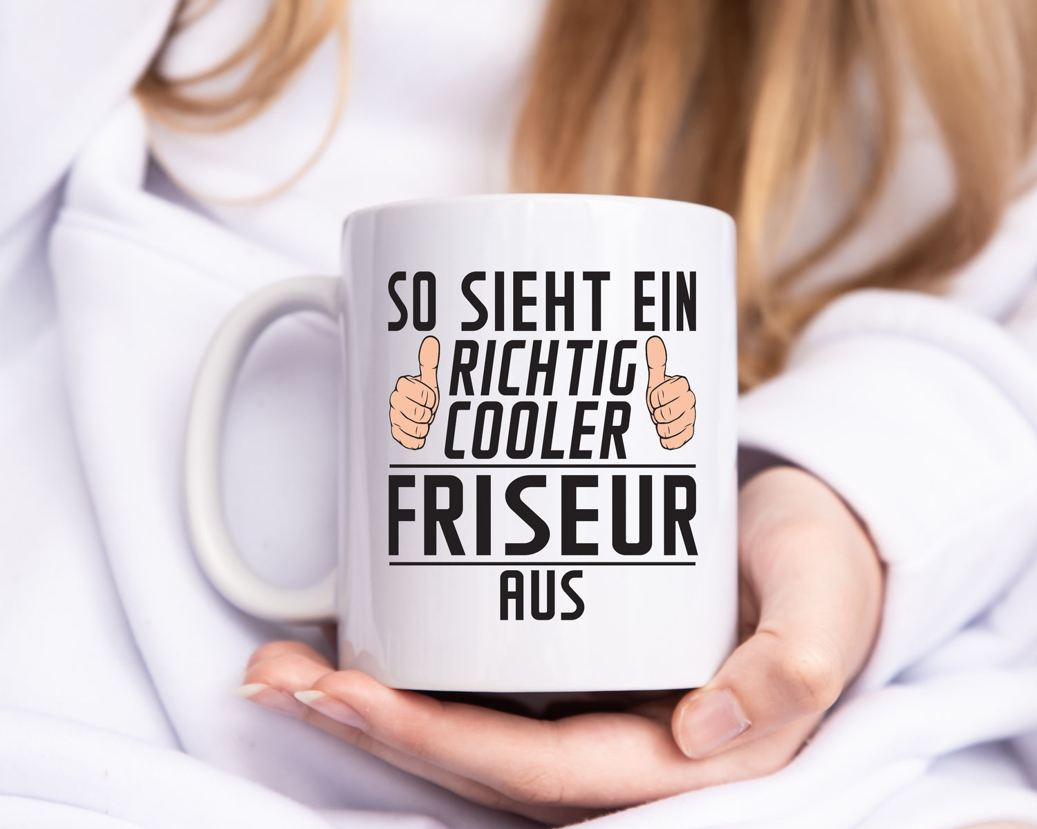 Richtig Cooler Friseur | Frisör - Tasse Weiß - Kaffeetasse / Geschenk / Familie