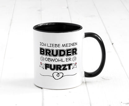 Ich liebe meinen Bruder | Furz | Geschwister Statement Tasse Weiß - Schwarz - Kaffeetasse / Geschenk / Familie