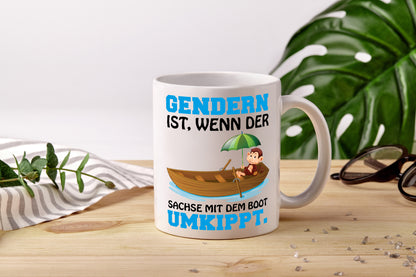 Der Sachse Kippt um - Tasse Weiß - Kaffeetasse / Geschenk / Familie