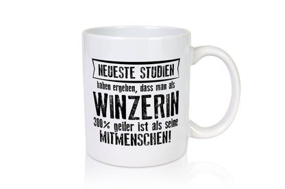 Neuste Studien: Winzerin | Weinbauer | Wein - Tasse Weiß - Kaffeetasse / Geschenk / Familie