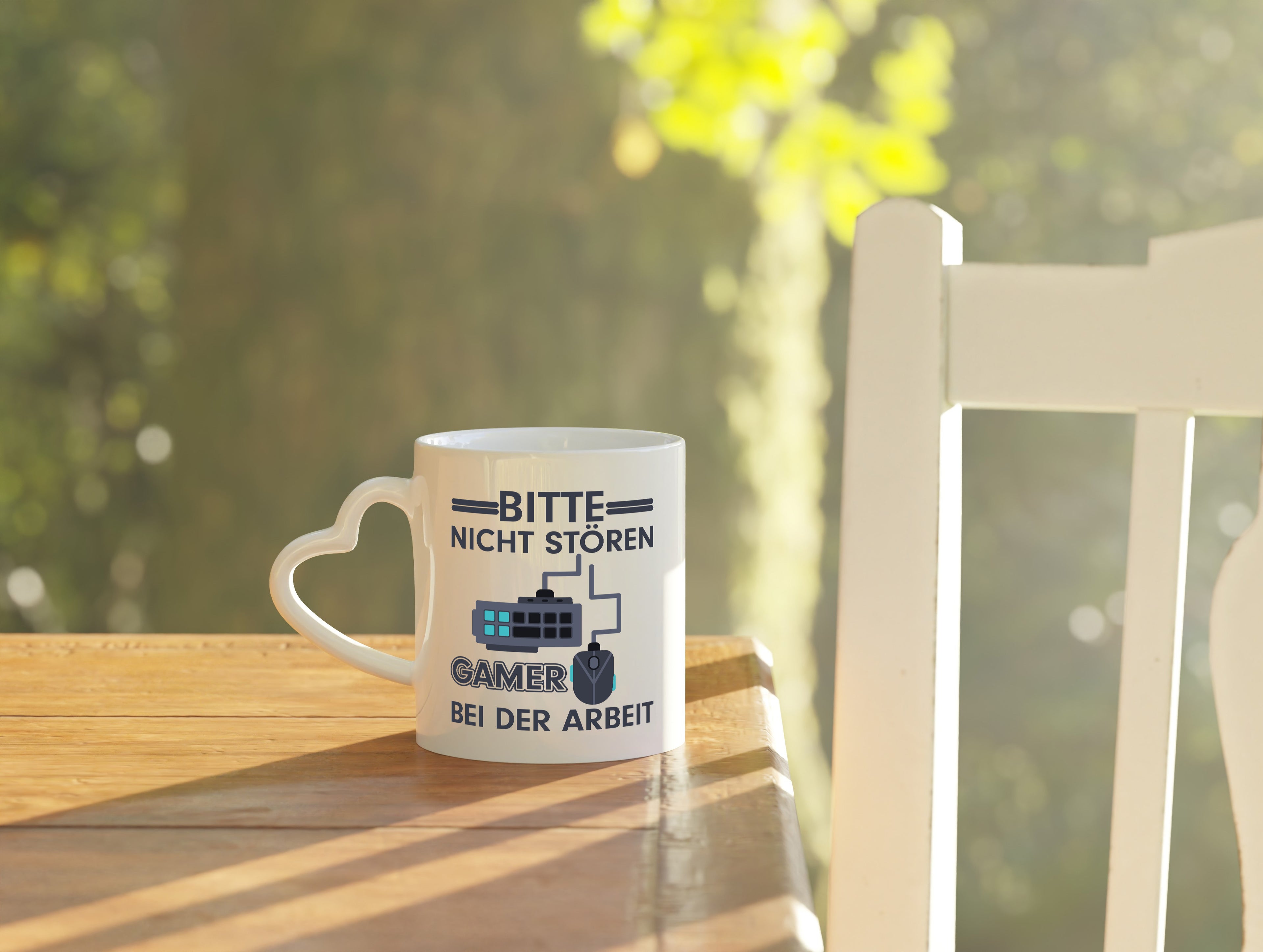 Gamer bei der Arbeit | Gaming Tasse | Teenager Spruch - Herzhenkel Tasse - Kaffeetasse / Geschenk / Familie