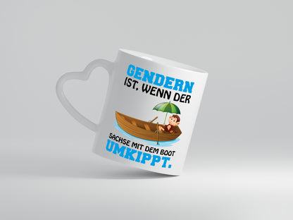 Der Sachse Kippt um - Herzhenkel Tasse - Kaffeetasse / Geschenk / Familie