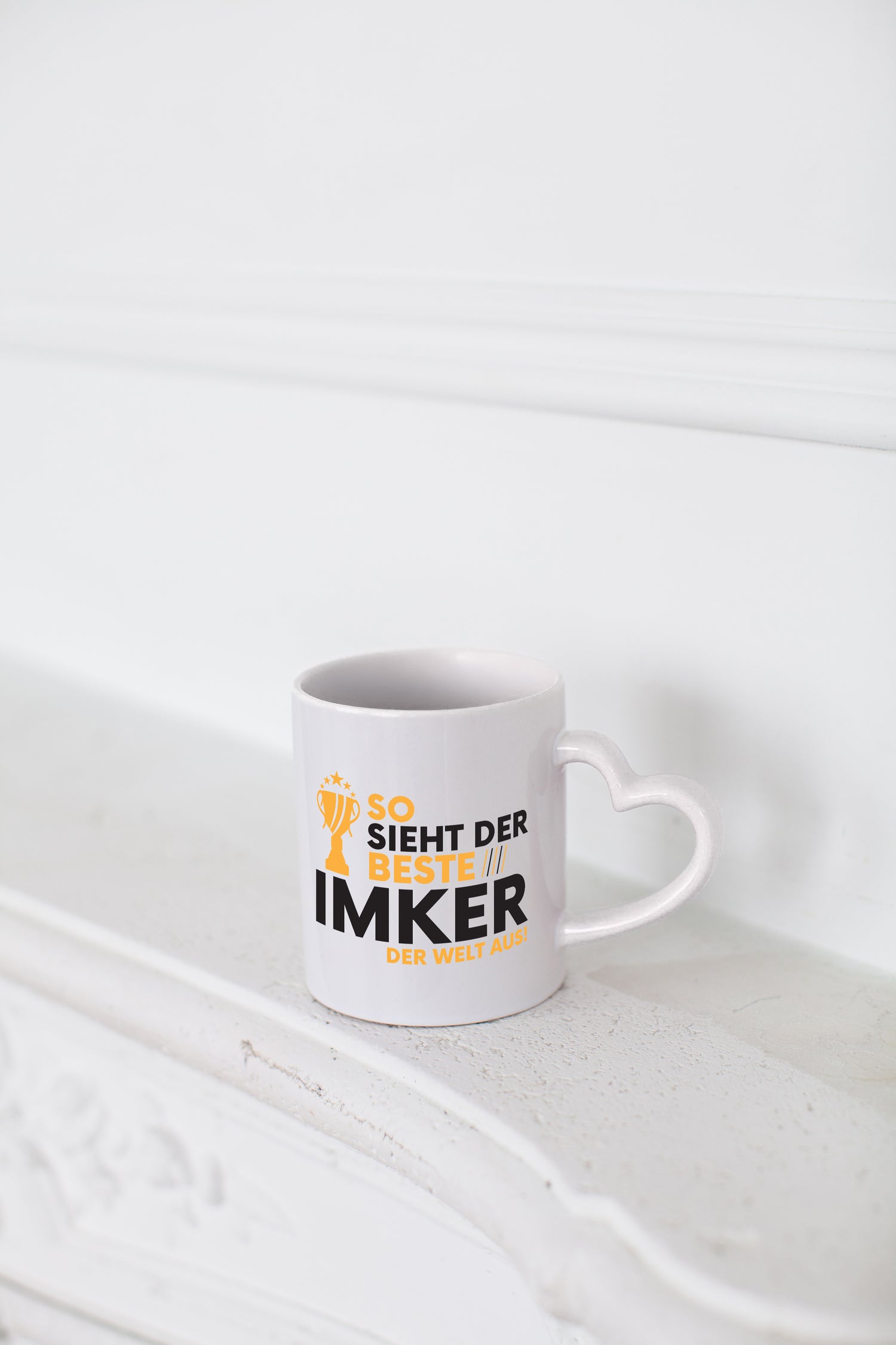 Der Weltbeste Imker | Imkerei - Herzhenkel Tasse - Kaffeetasse / Geschenk / Familie